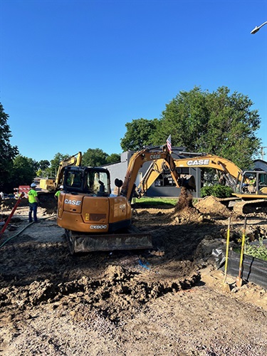 Water main connection work at 10th St and Lake Avenue