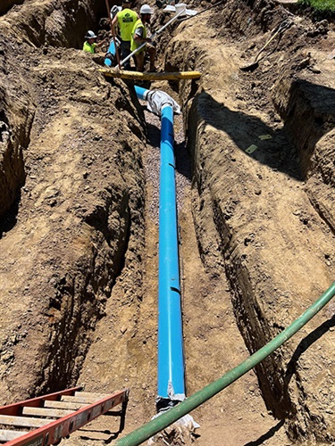 Water main connection work at 10th St and Lake Avenue